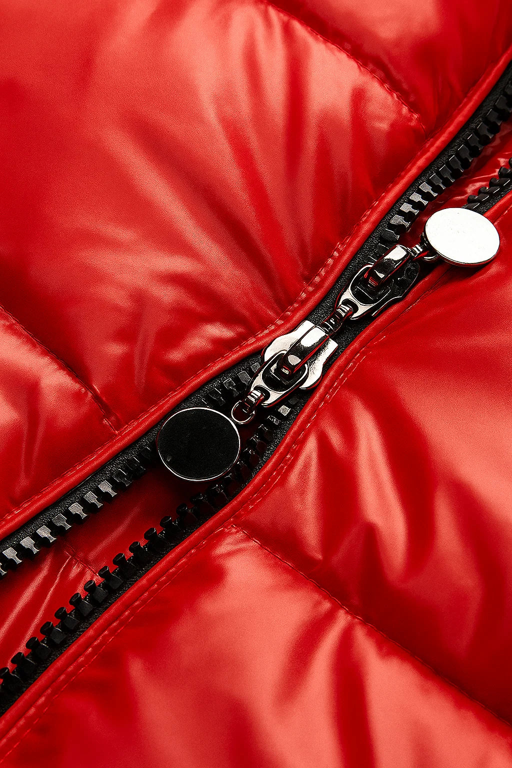 Leichte Polyester-Pufferjacke für Herren mit verstellbarer Kapuze und schlanker Passform