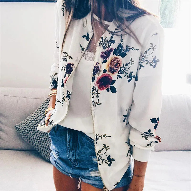 Hazel | Bomberjacke mit trendigem Blumenprint