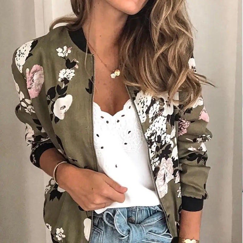 Hazel | Bomberjacke mit trendigem Blumenprint