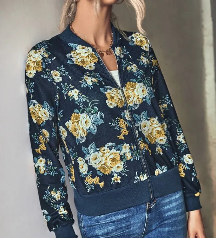 Hazel | Bomberjacke mit trendigem Blumenprint