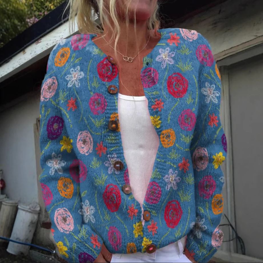 Tilda | Blaue Strickjacke mit Blumenmuster
